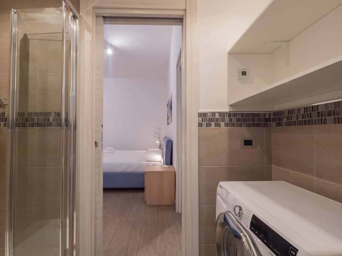 I Host Apartment - Montesuello 9 Milan Bagian luar foto