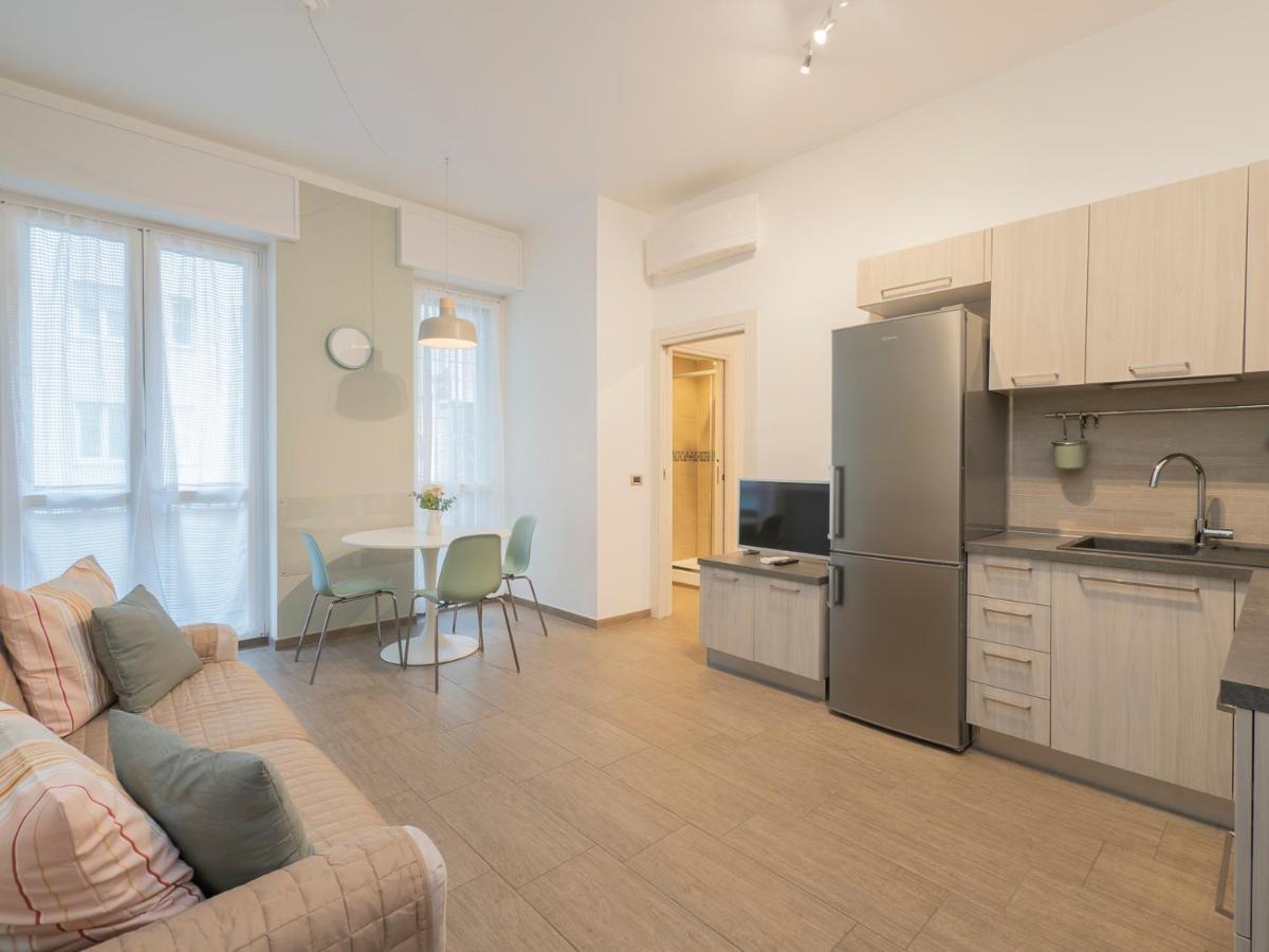 I Host Apartment - Montesuello 9 Milan Bagian luar foto