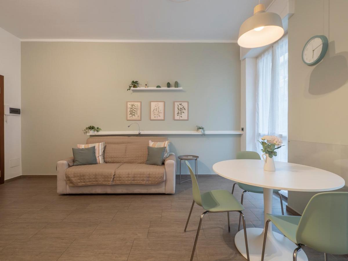 I Host Apartment - Montesuello 9 Milan Bagian luar foto