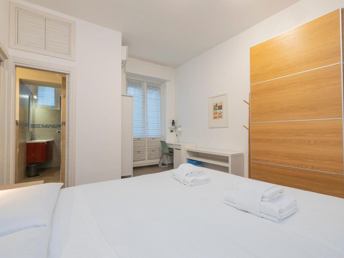 I Host Apartment - Montesuello 9 Milan Bagian luar foto