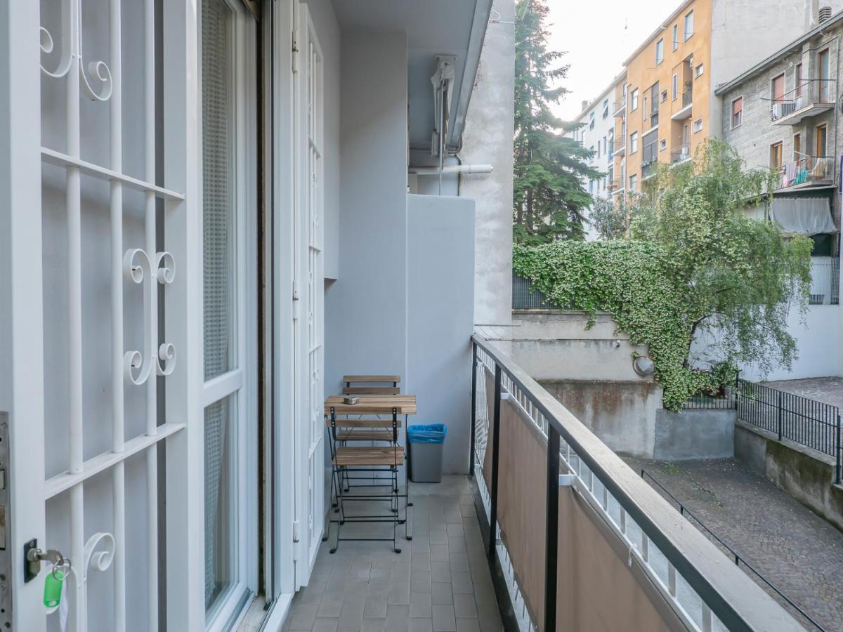 I Host Apartment - Montesuello 9 Milan Bagian luar foto